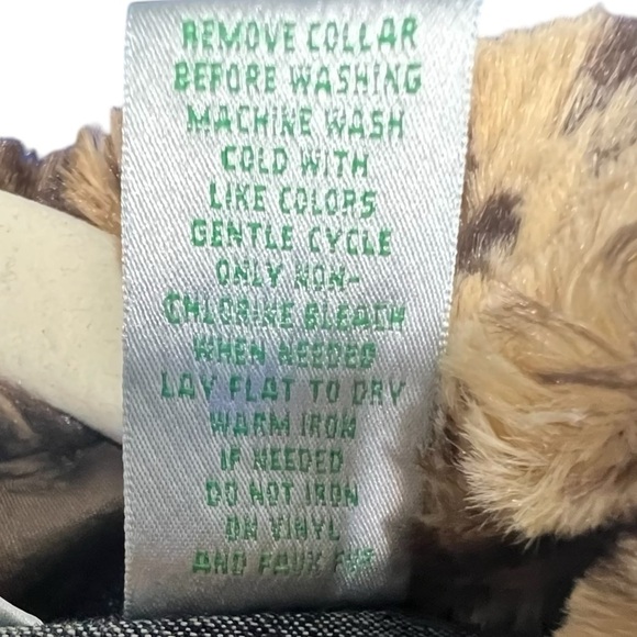 Laura Ashley Jean Denim Jacket with Removable Fur Collar Size Medium NWOT - Picture 6 of 7